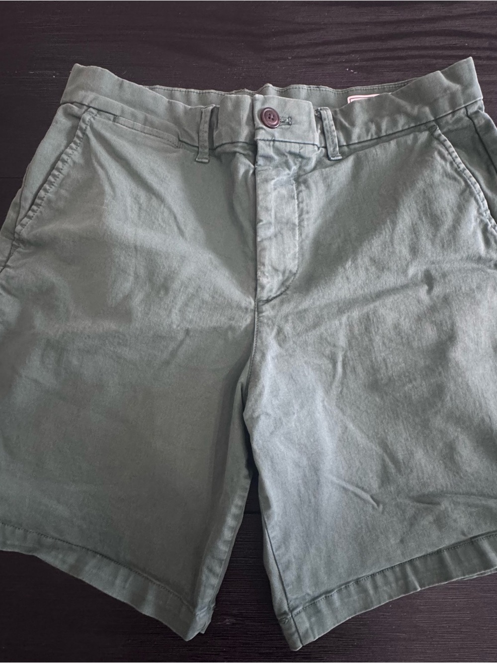 Gap Women's kelly green/olive 8” shorts size 29